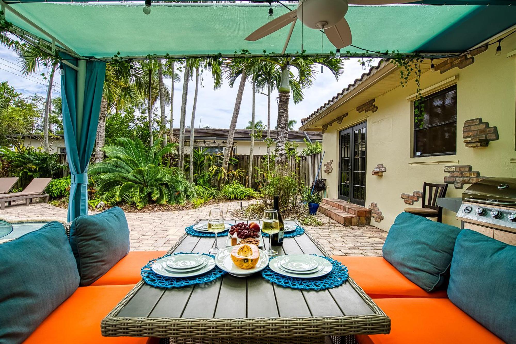 Chic Getaway W Heated Pool & Short Walk To Beach Hollywood Exterior foto